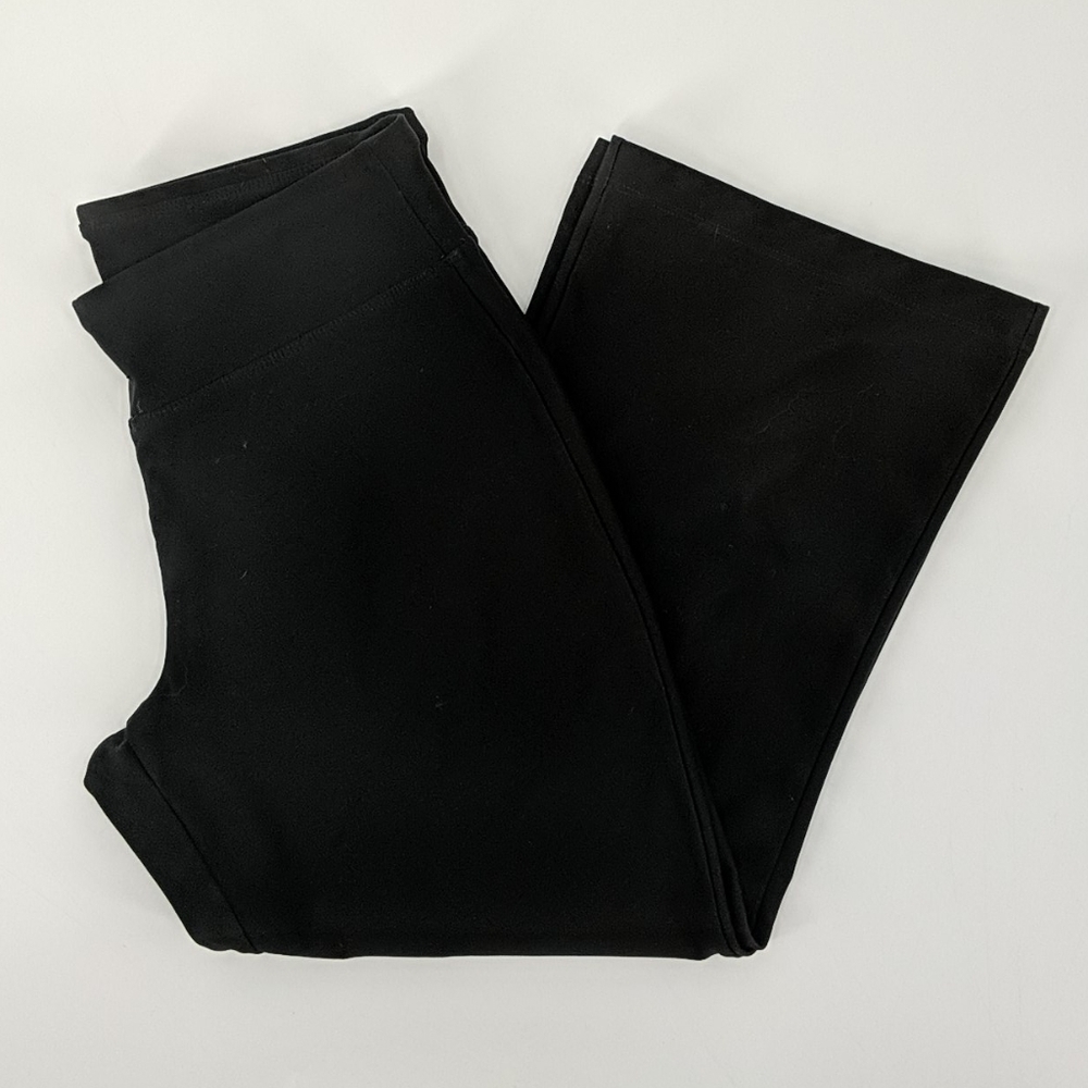 NIKE Cropped Athletic Pants